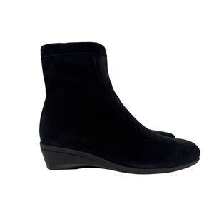 La Canadienne Elizabeth Boots Womens 9 Wide Black Suede Waterproof Zip 37680